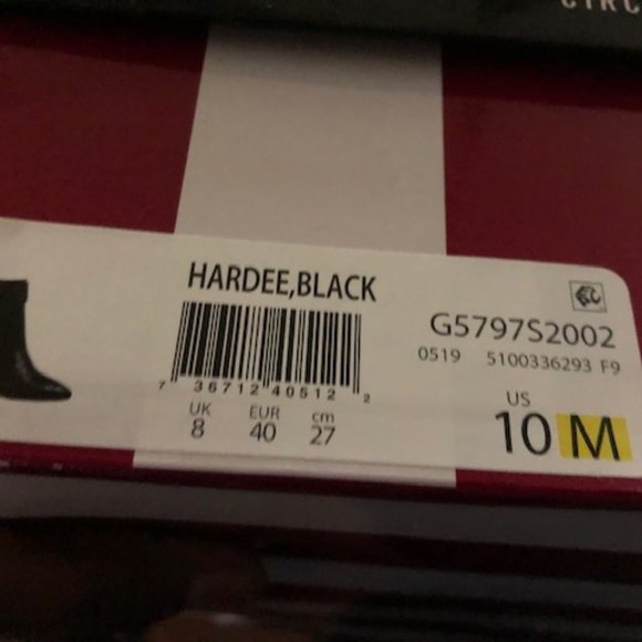 Gator embossed stack heeled booties - Picture 6 of 6